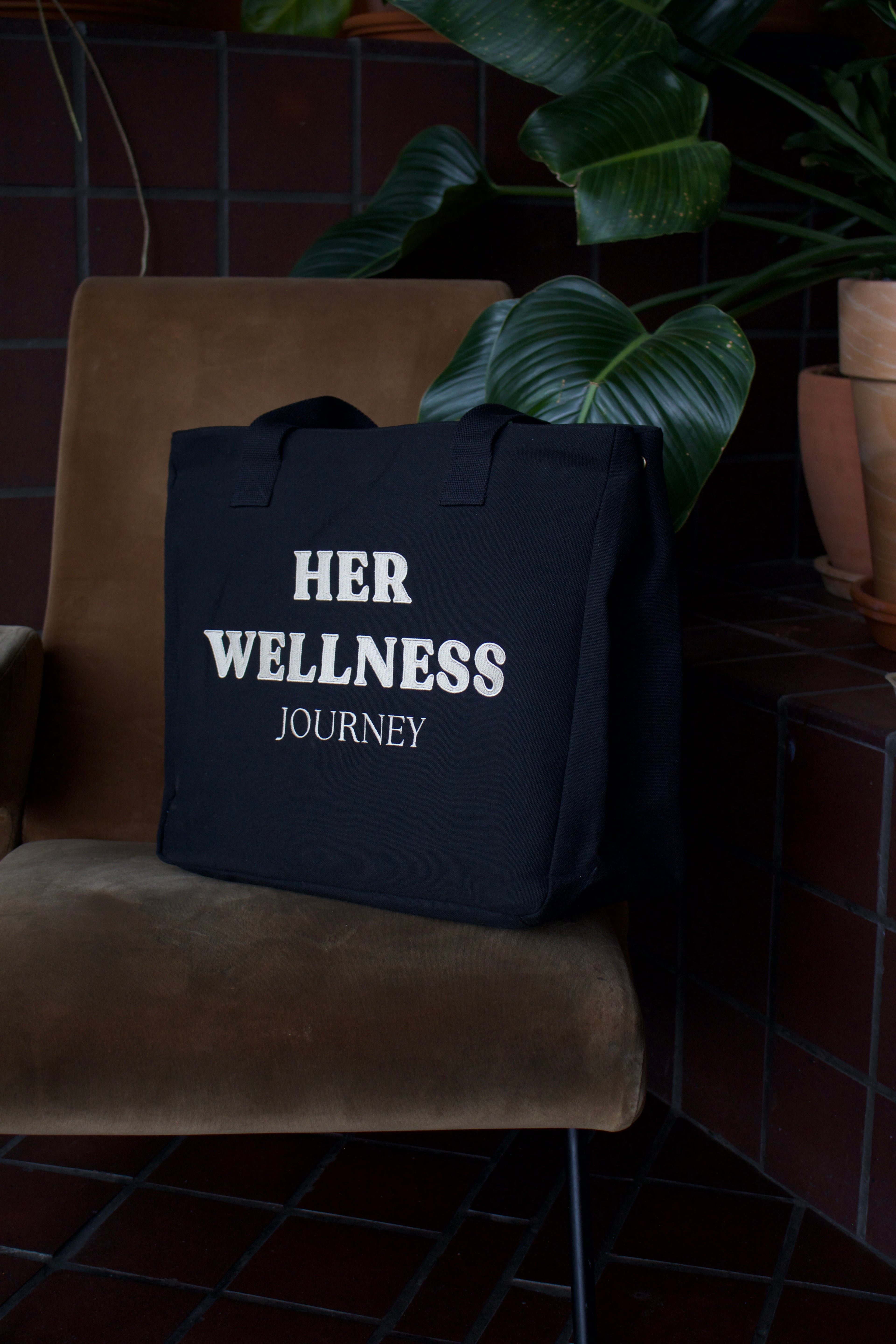 BLACK HerWellness Travel Bag + BLANK STREET Gift (Pre-Order)